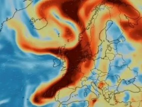 来自冰岛火山的有毒气体云抵达英国，预计本周将向南扩散